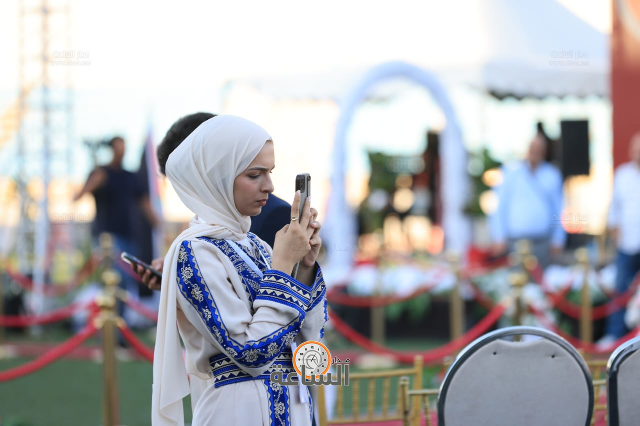 Madar Al-Saa Images 0.32120346226173746