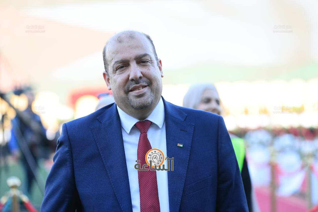 Madar Al-Saa Images 0.14370785852131407