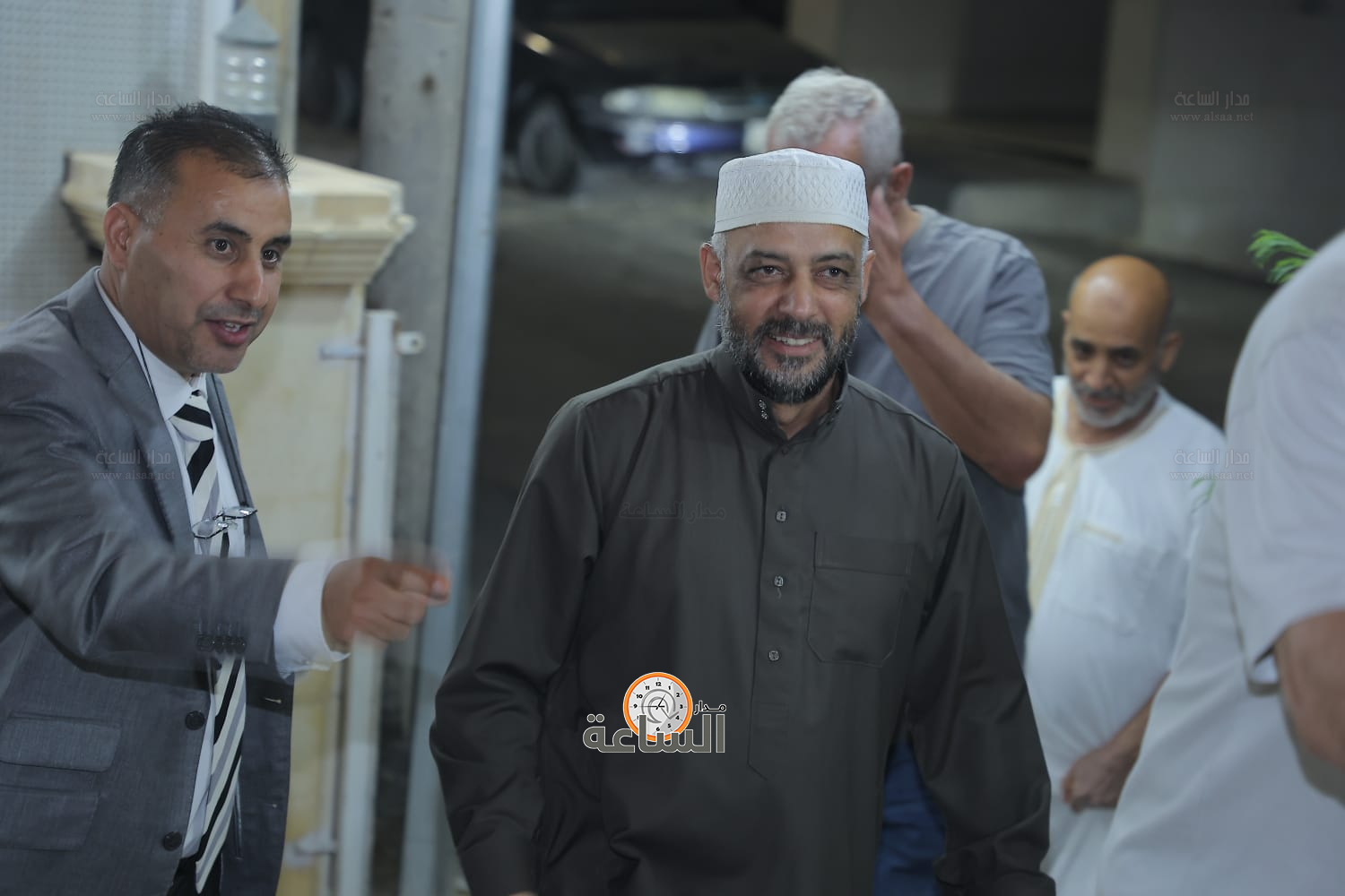 Madar Al-Saa Images 0.6271483605442283