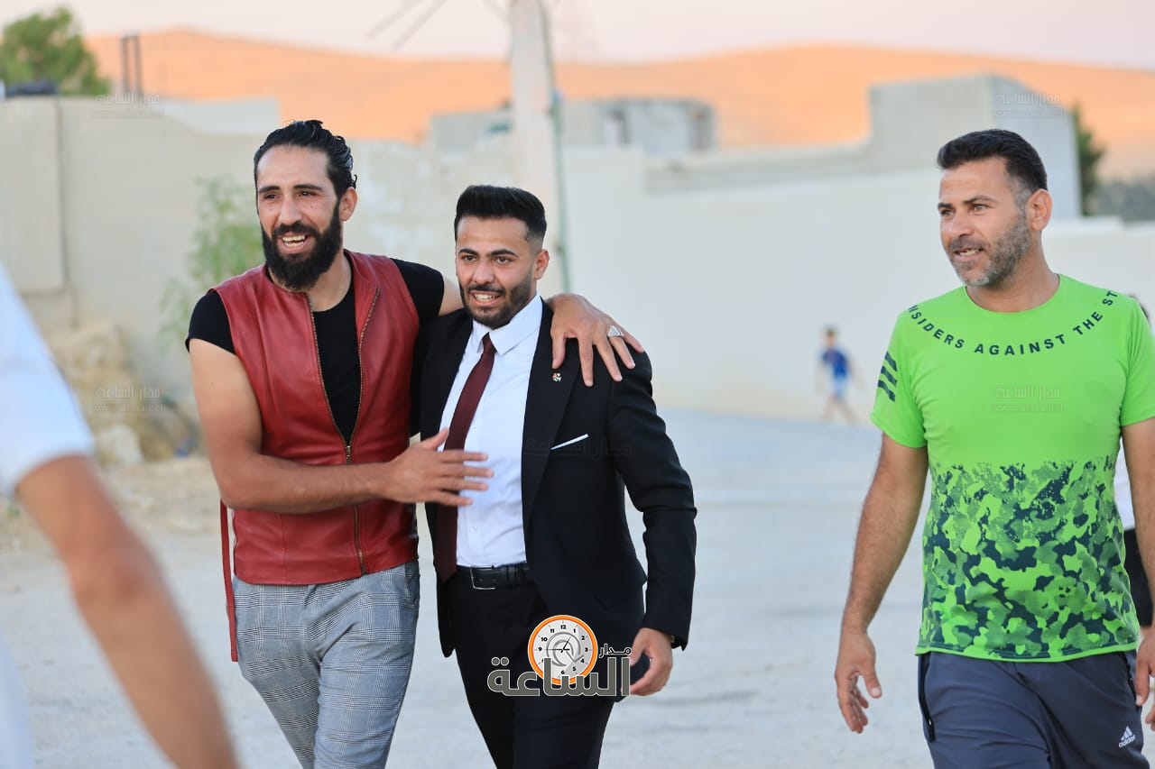 Madar Al-Saa Images 0.4493393874032424