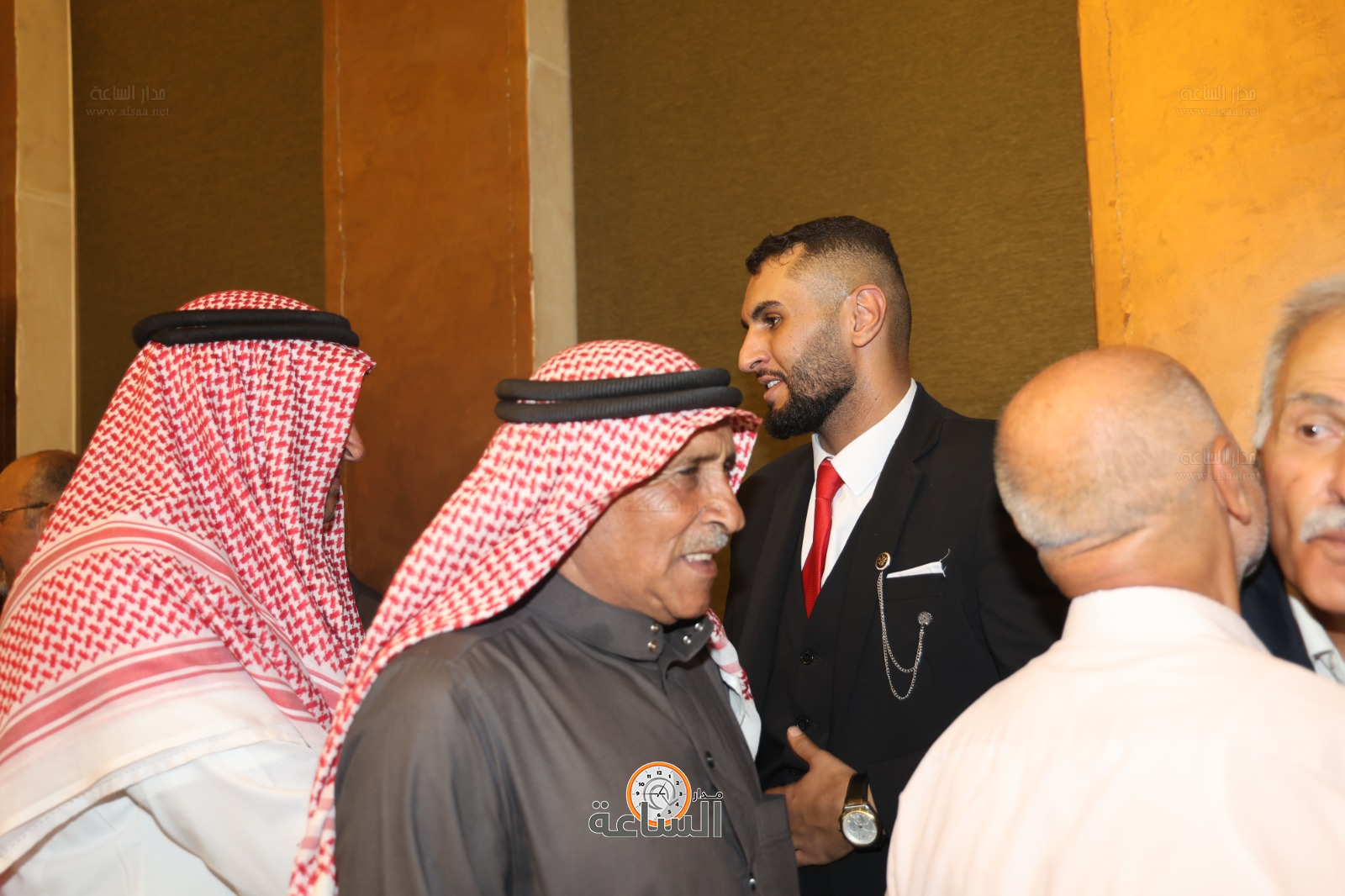 Madar Al-Saa Images 0.7852099073544526