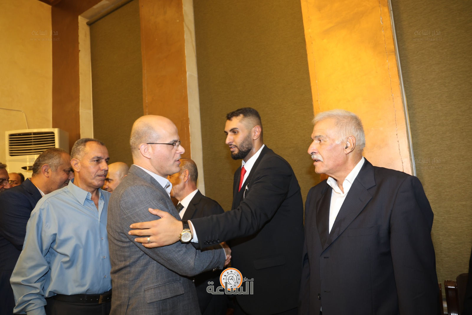 Madar Al-Saa Images 0.18398033177973105