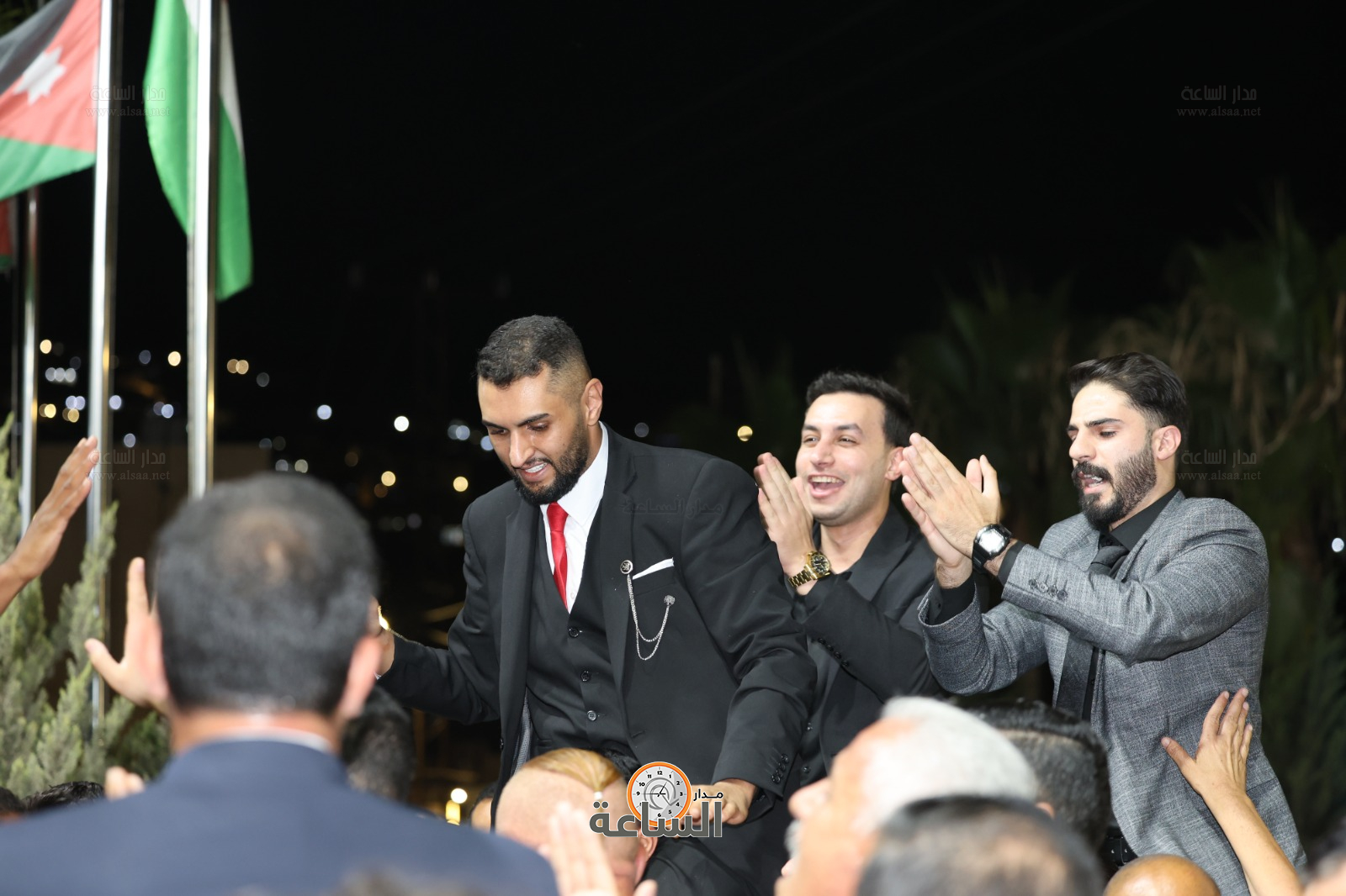 Madar Al-Saa Images 0.32833559985045147