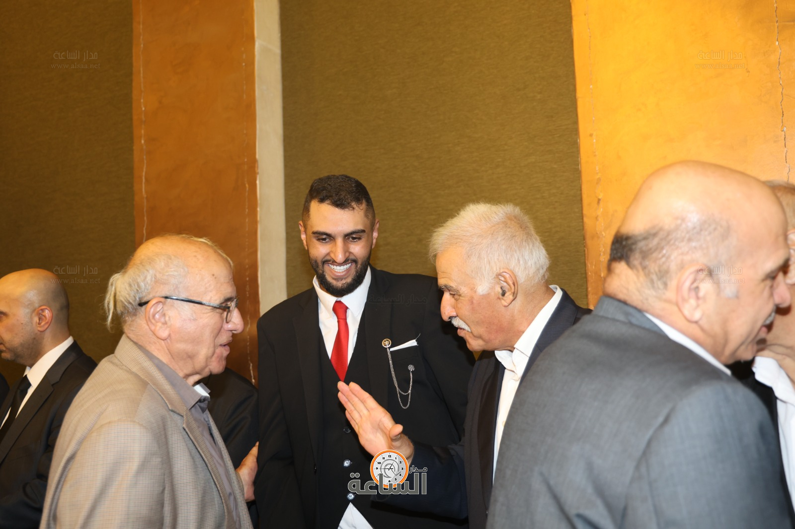 Madar Al-Saa Images 0.464491975387748