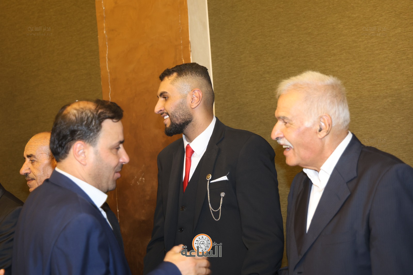 Madar Al-Saa Images 0.05625900234233827