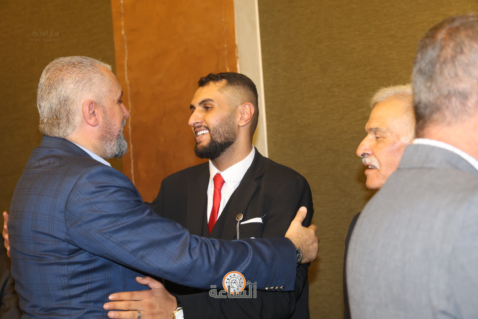 Madar Al-Saa Images 0.905568940029565