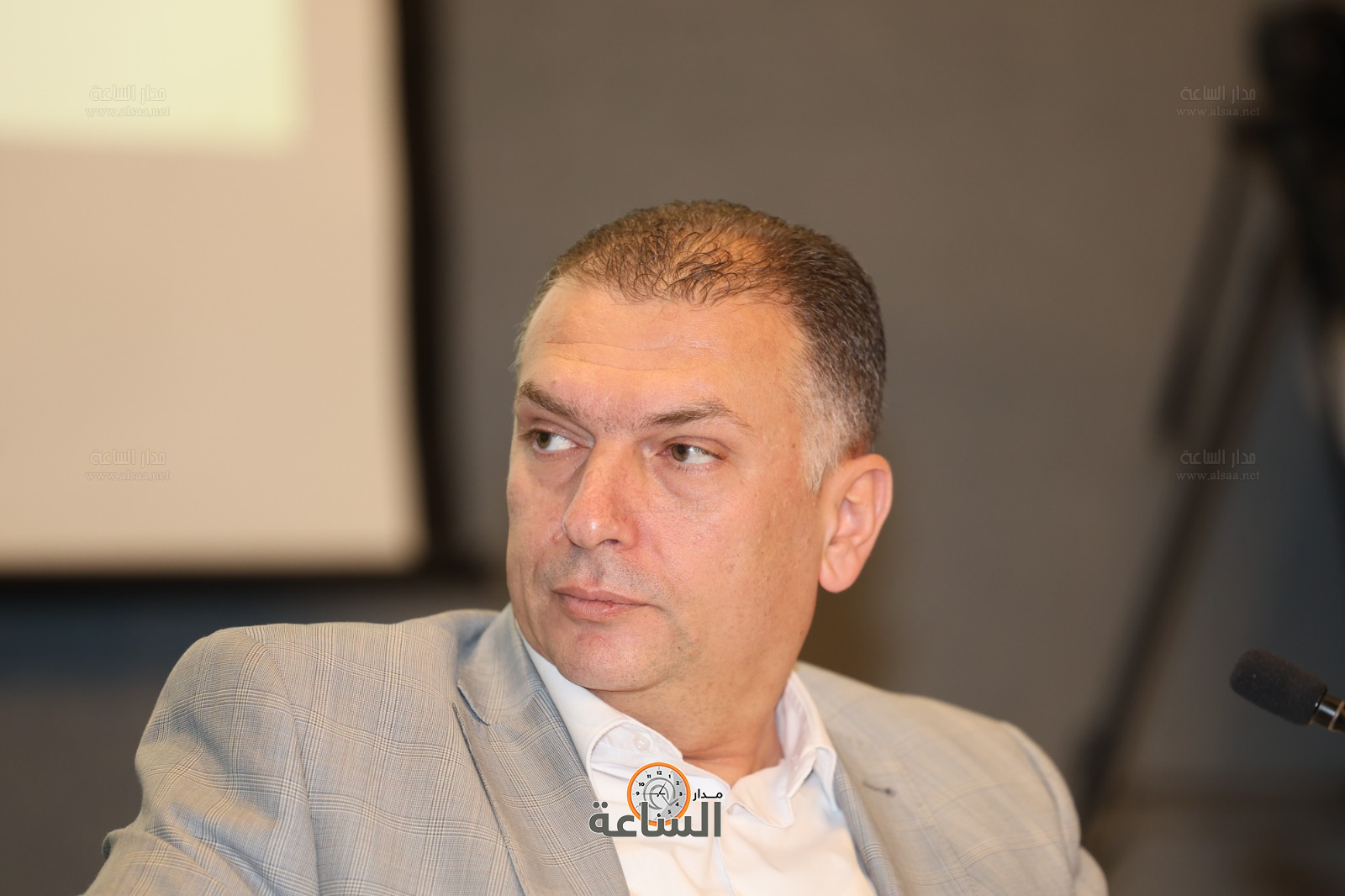 Madar Al-Saa Images 0.1656660473889846