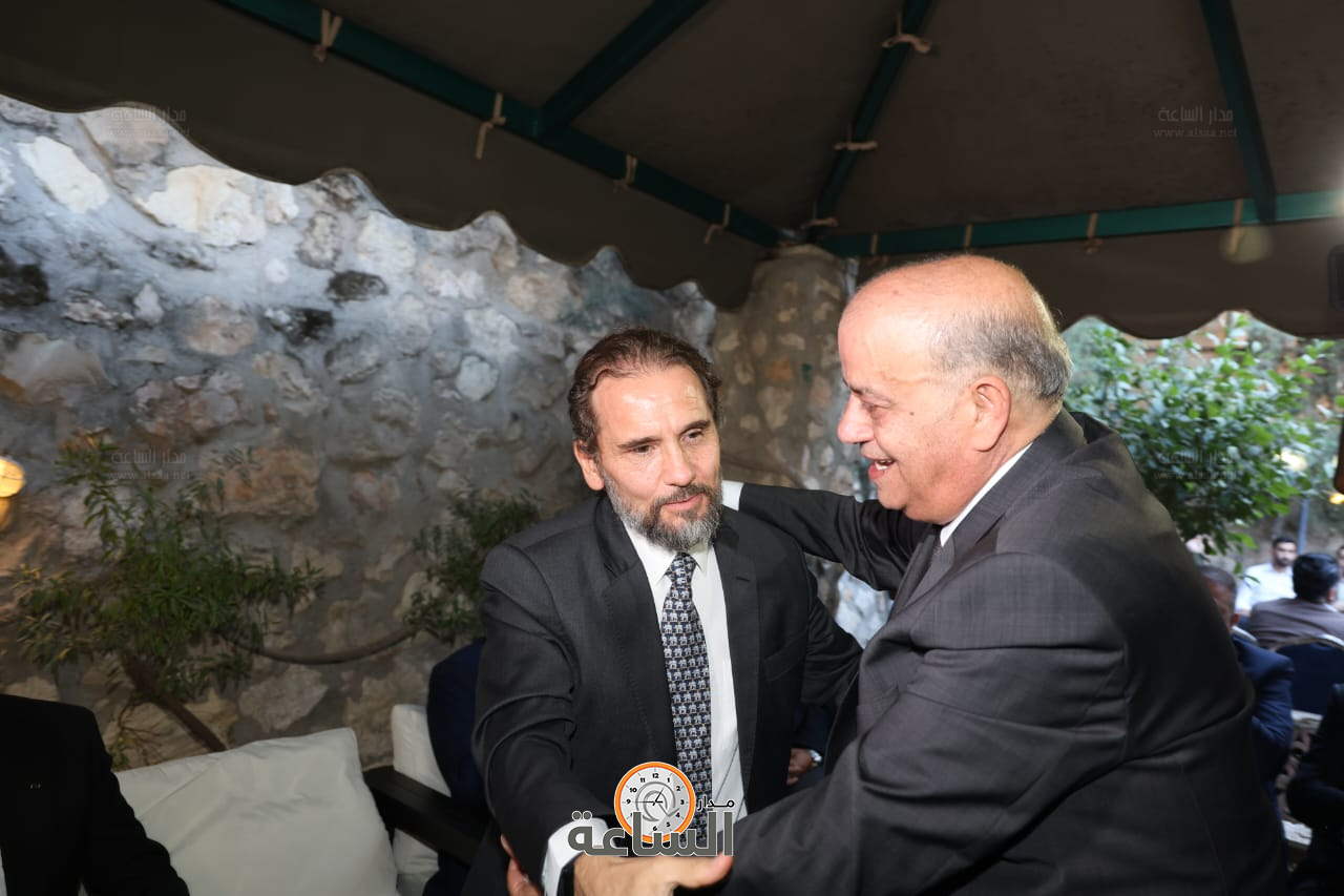 Madar Al-Saa Images 0.43825787104451885