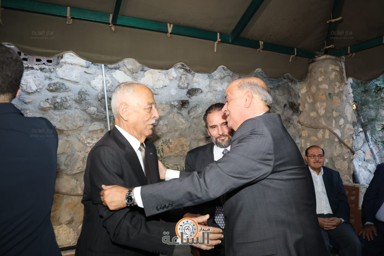 Madar Al-Saa Images 0.923781672990586