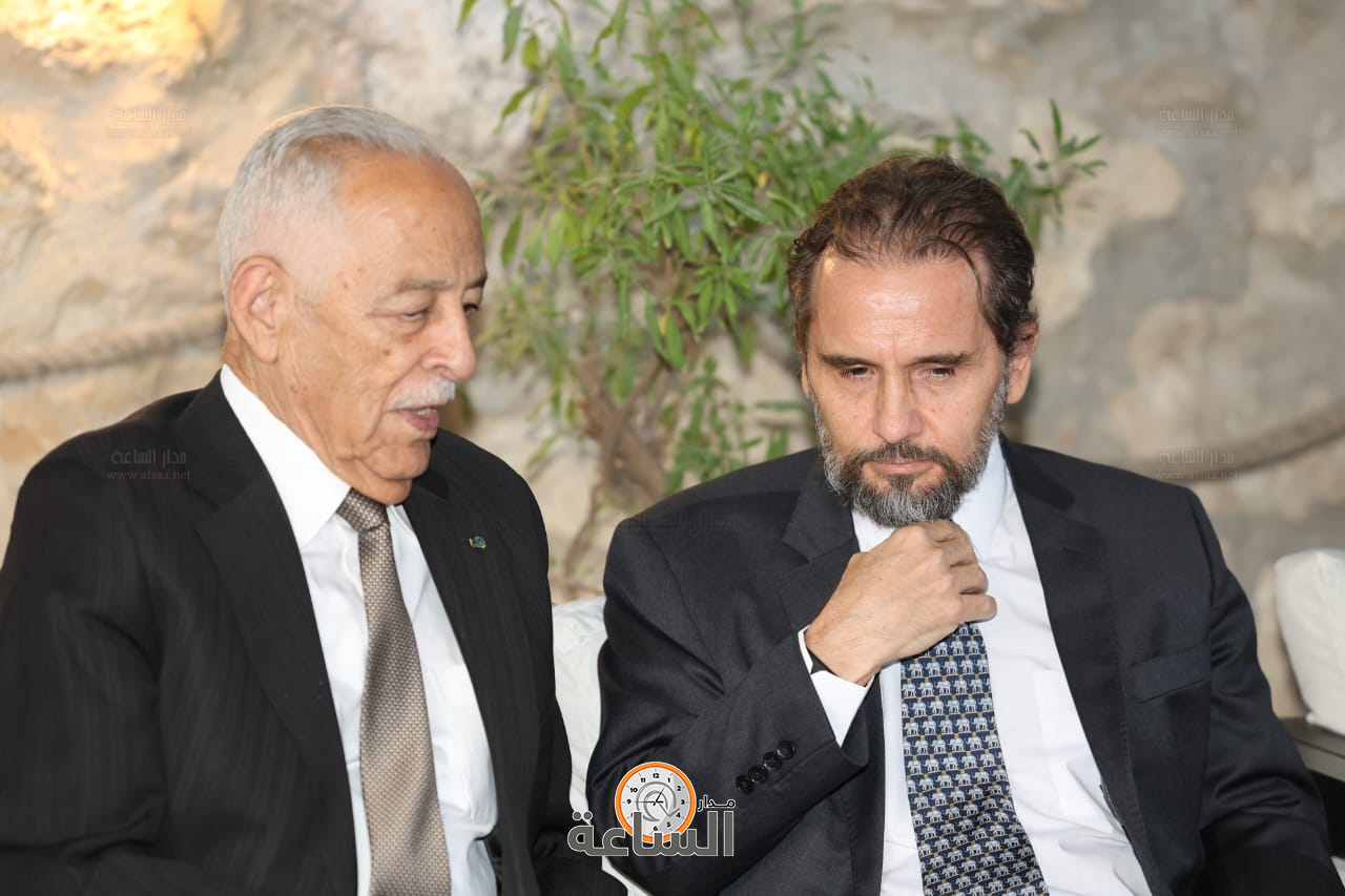 Madar Al-Saa Images 0.00850792113225518