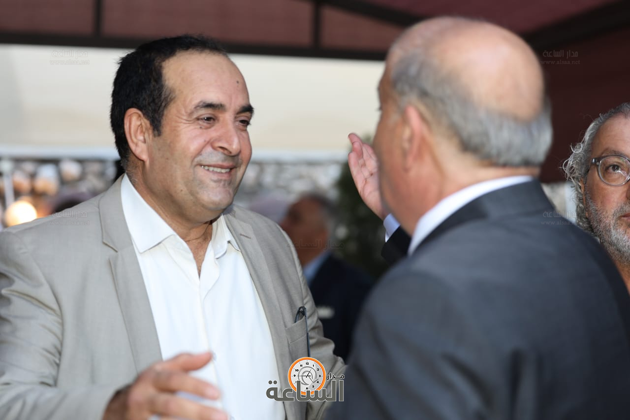 Madar Al-Saa Images 0.6849209464187064