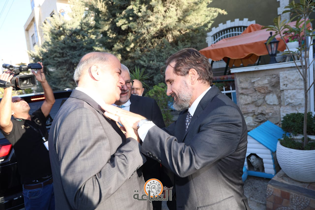 Madar Al-Saa Images 0.4017597374877627