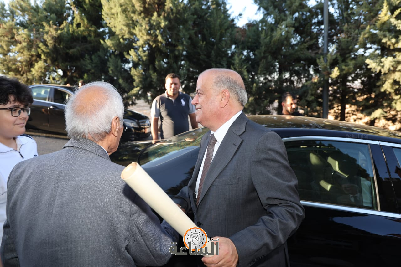 Madar Al-Saa Images 0.16330730342048028