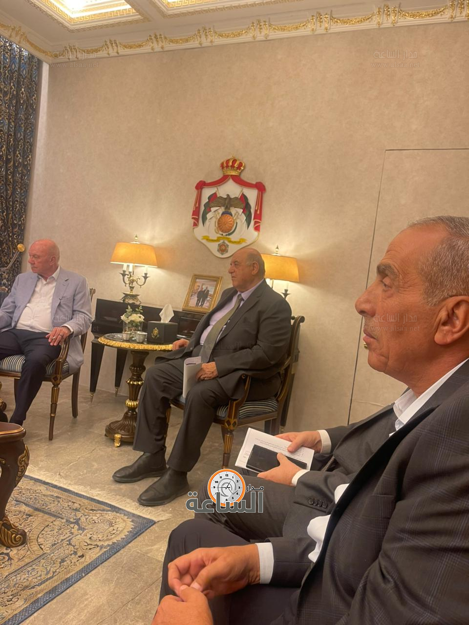 Madar Al-Saa Images 0.3905430961584502