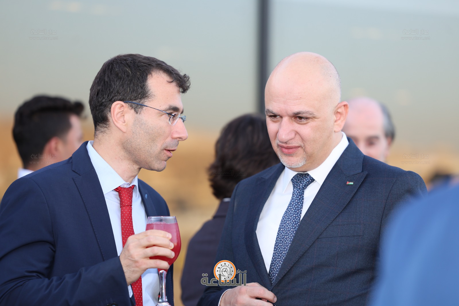 Madar Al-Saa Images 0.3008019211959202