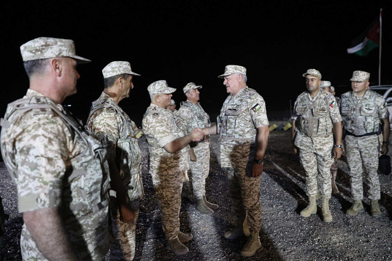 Madar Al-Saa Images 0.6750353323547499