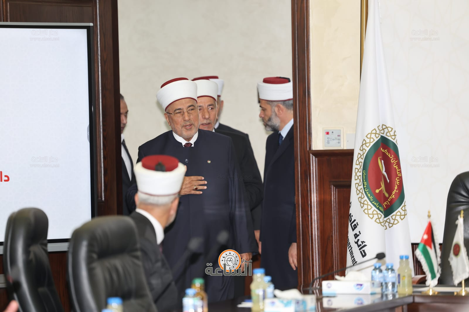 Madar Al-Saa Images 0.05070763584839744