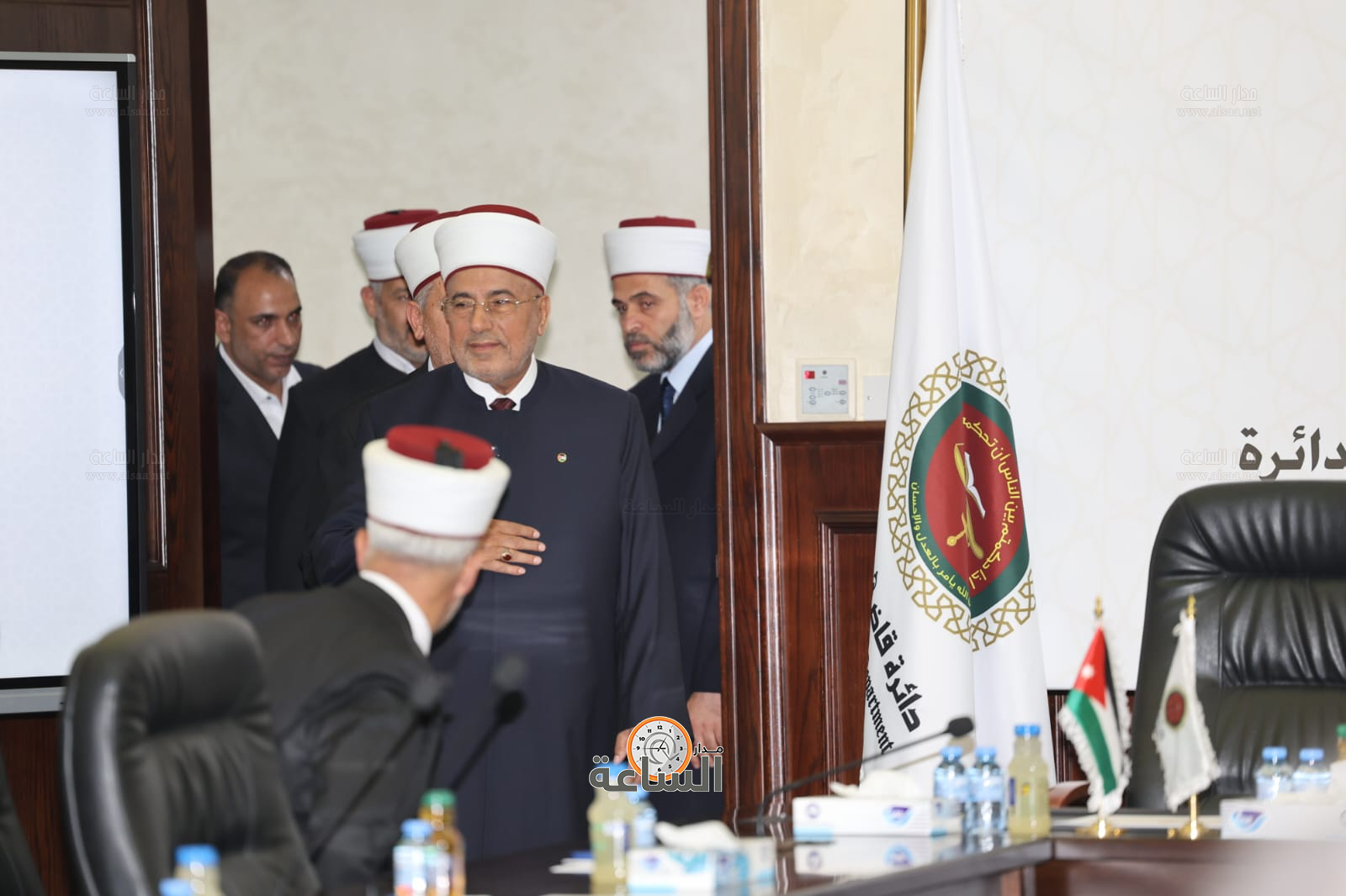 Madar Al-Saa Images 0.7782529467094821