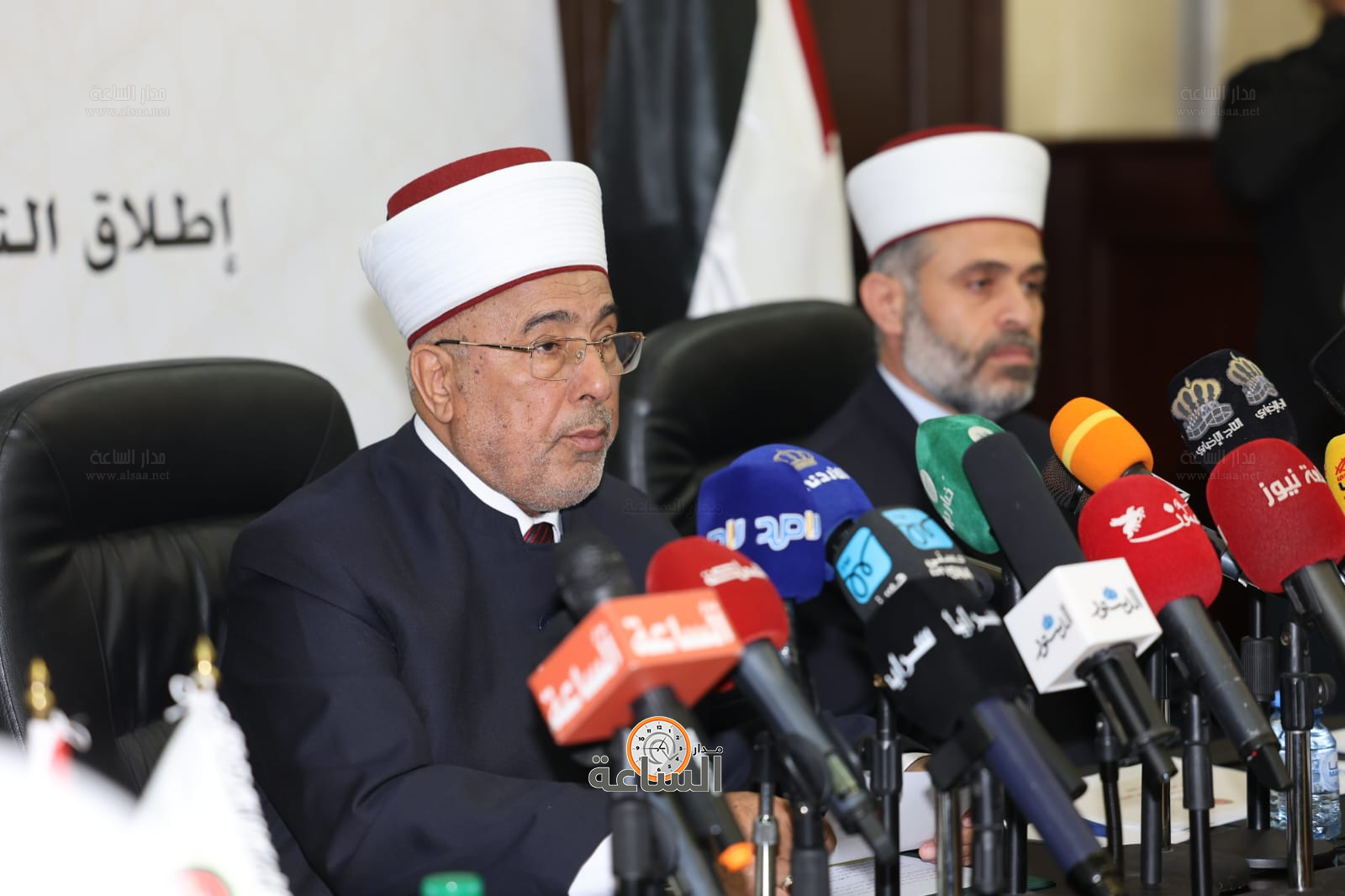 Madar Al-Saa Images 0.47088654606290503