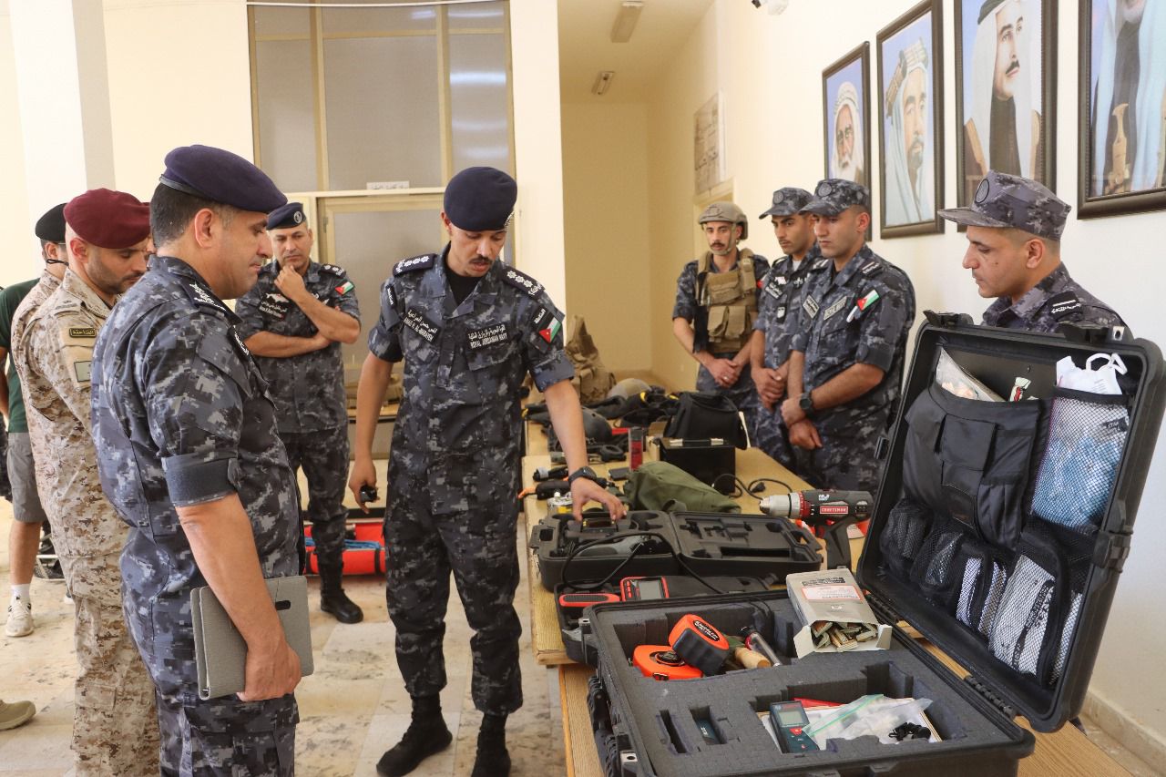 Madar Al-Saa Images 0.34946308064744147