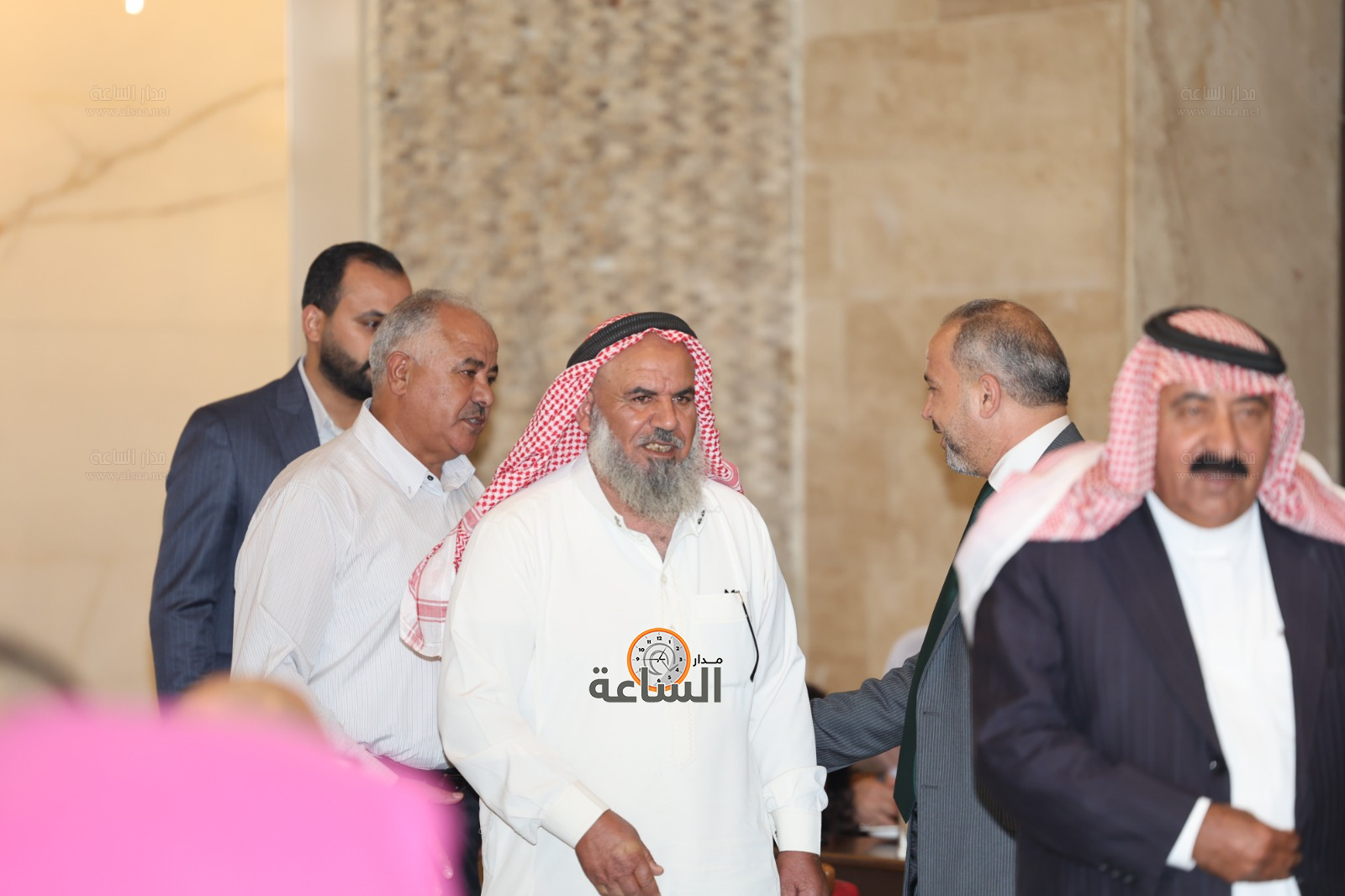 Madar Al-Saa Images 0.4534789100182345