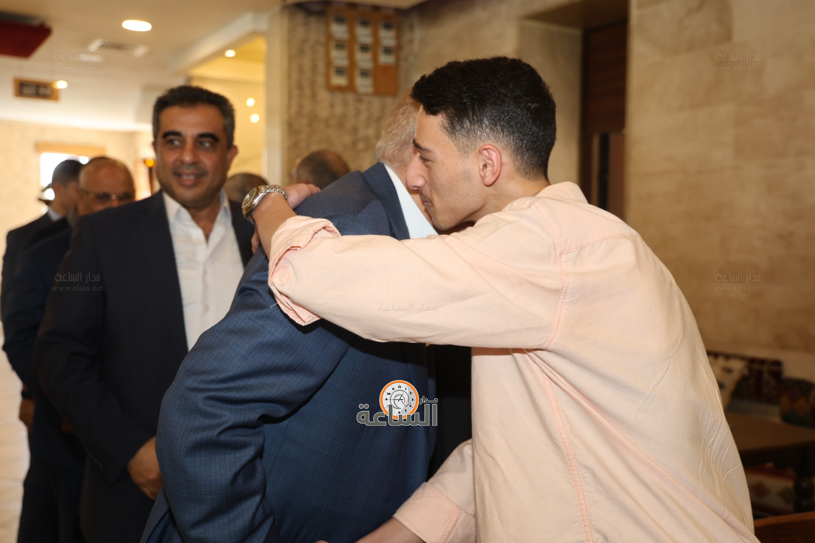 Madar Al-Saa Images 0.9907869671960395