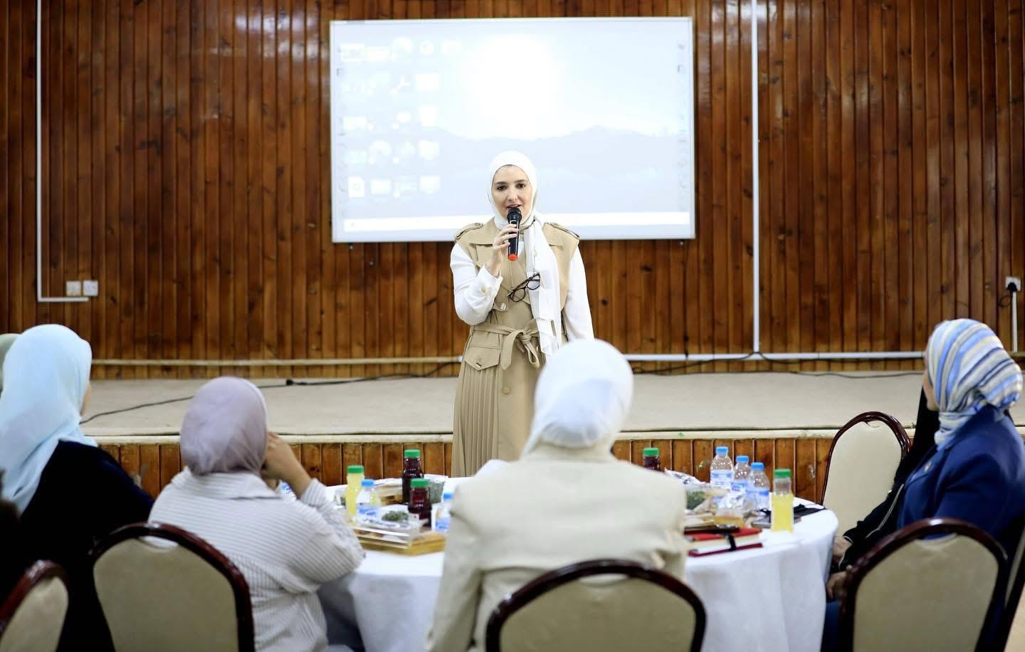 Madar Al-Saa Images 0.572544632421221