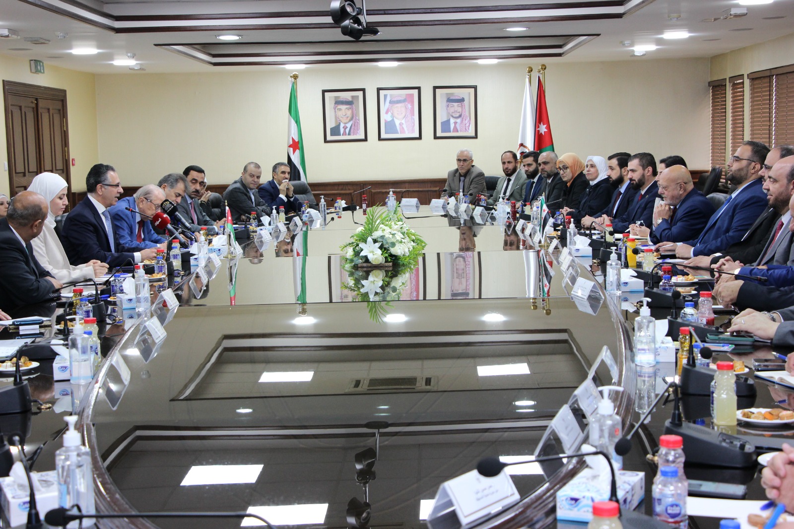 Madar Al-Saa Images 0.49984073857893907