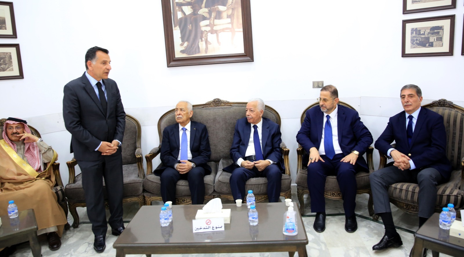 Madar Al-Saa Images 0.6941137791086253