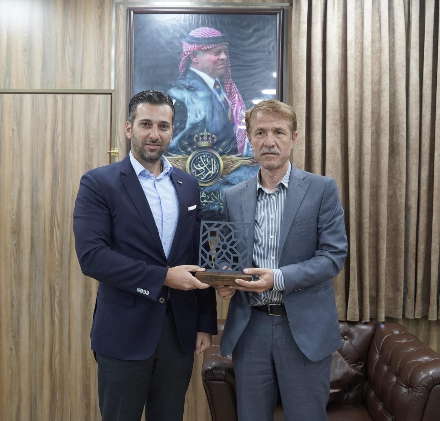 Madar Al-Saa Images 0.35519434277696493