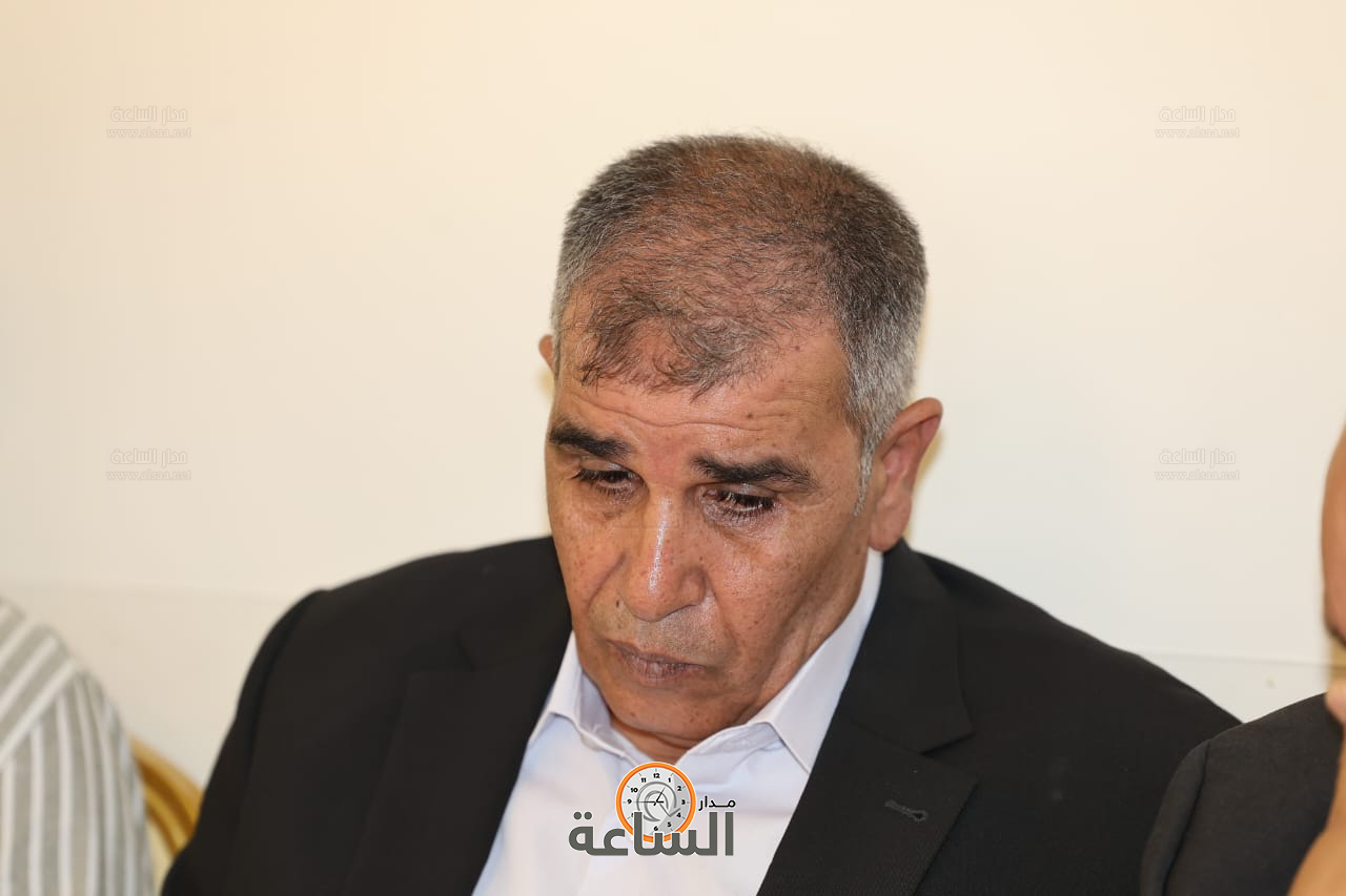 Madar Al-Saa Images 0.7598495178634715