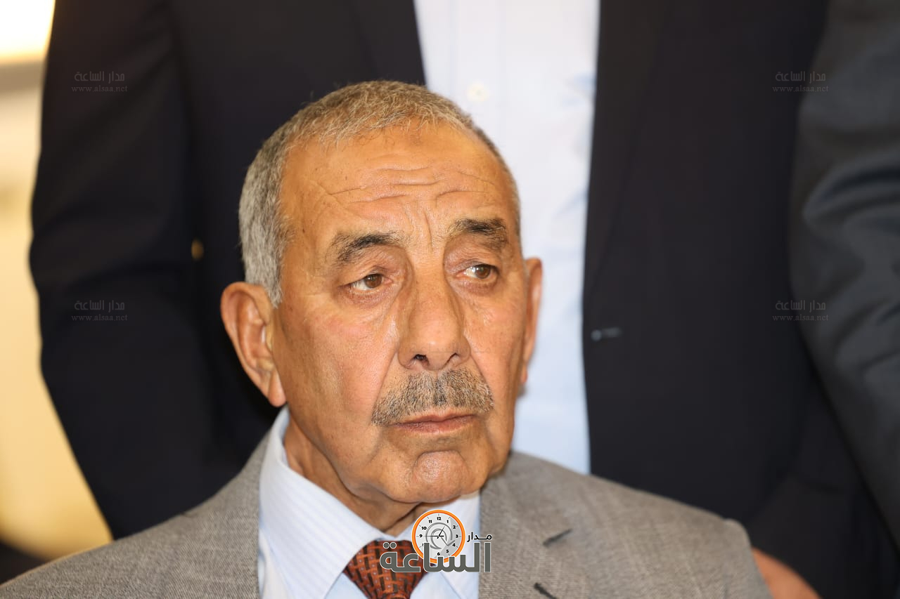 Madar Al-Saa Images 0.3758053096522823