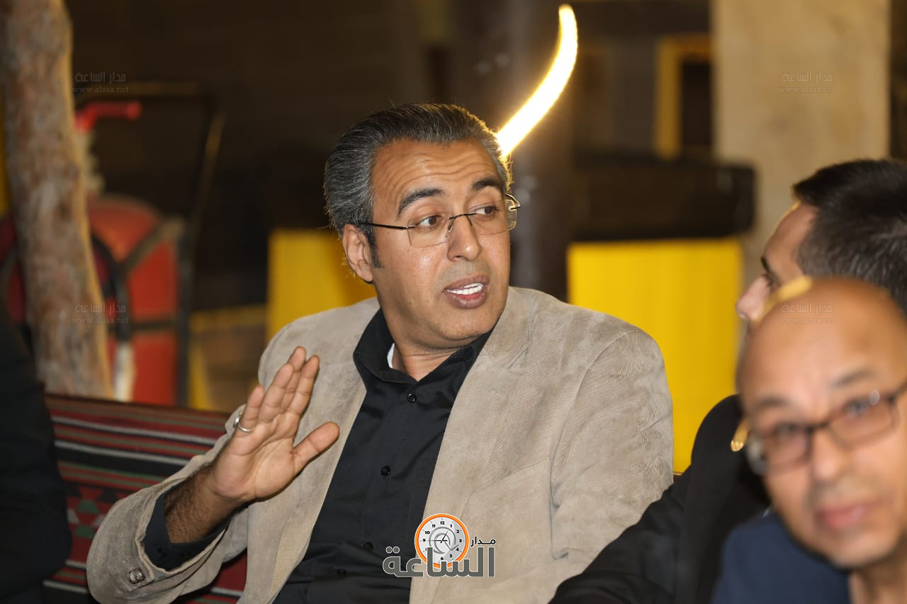 Madar Al-Saa Images 0.052141070919894617