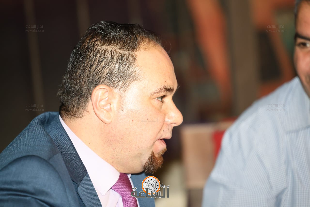 Madar Al-Saa Images 0.49067643215239176