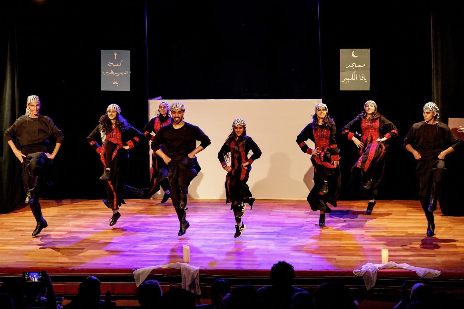 Madar Al-Saa Images 0.8025529158301831