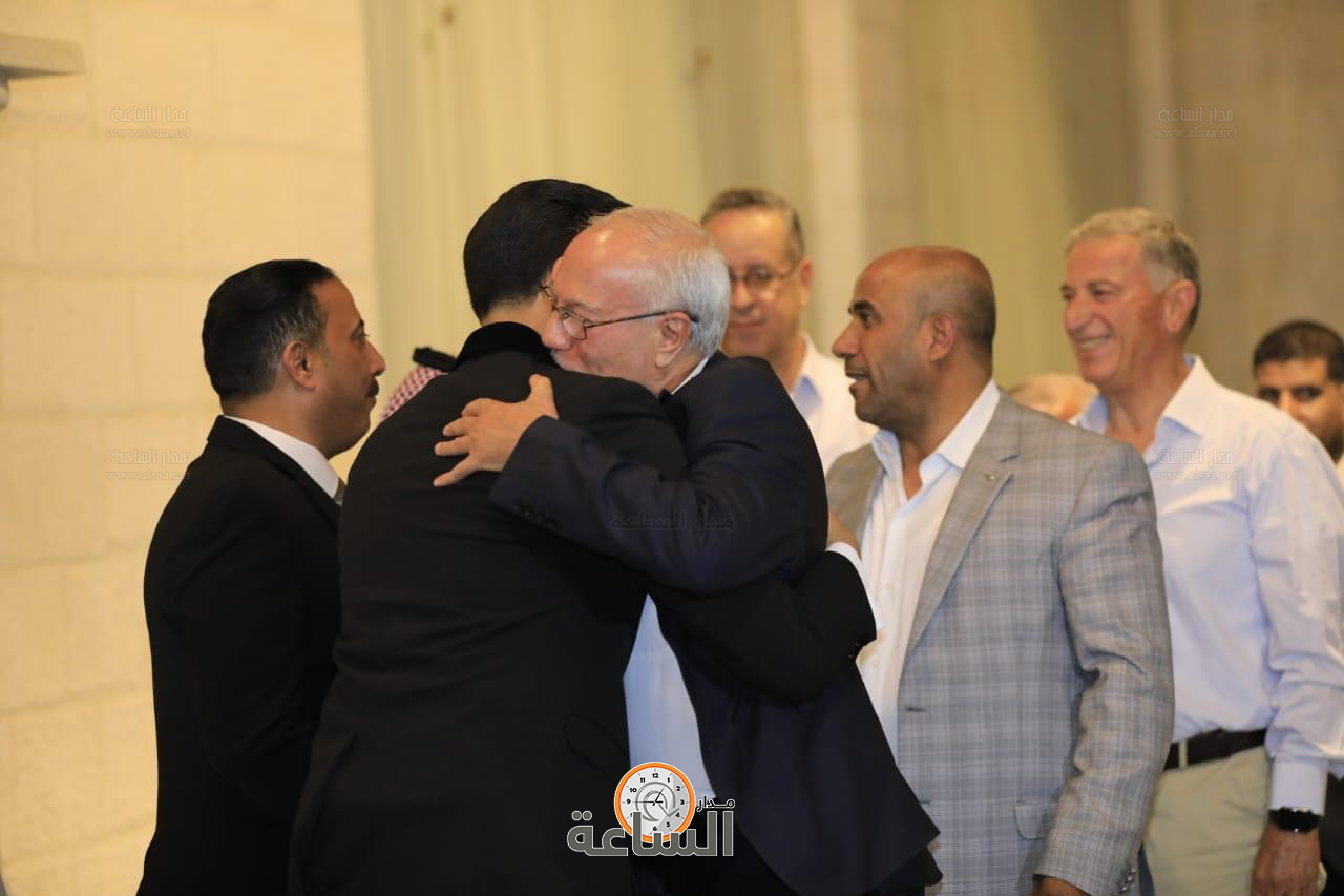 Madar Al-Saa Images 0.3429909871213265