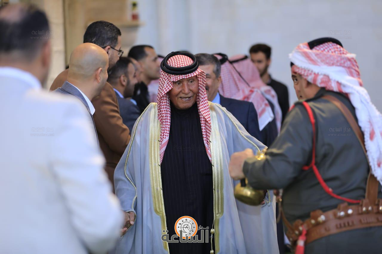 Madar Al-Saa Images 0.6605443310304906