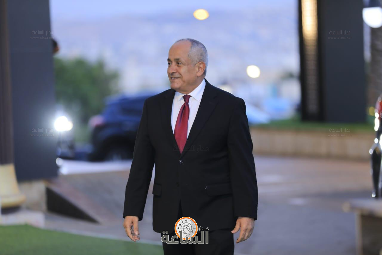 Madar Al-Saa Images 0.17586794510743875