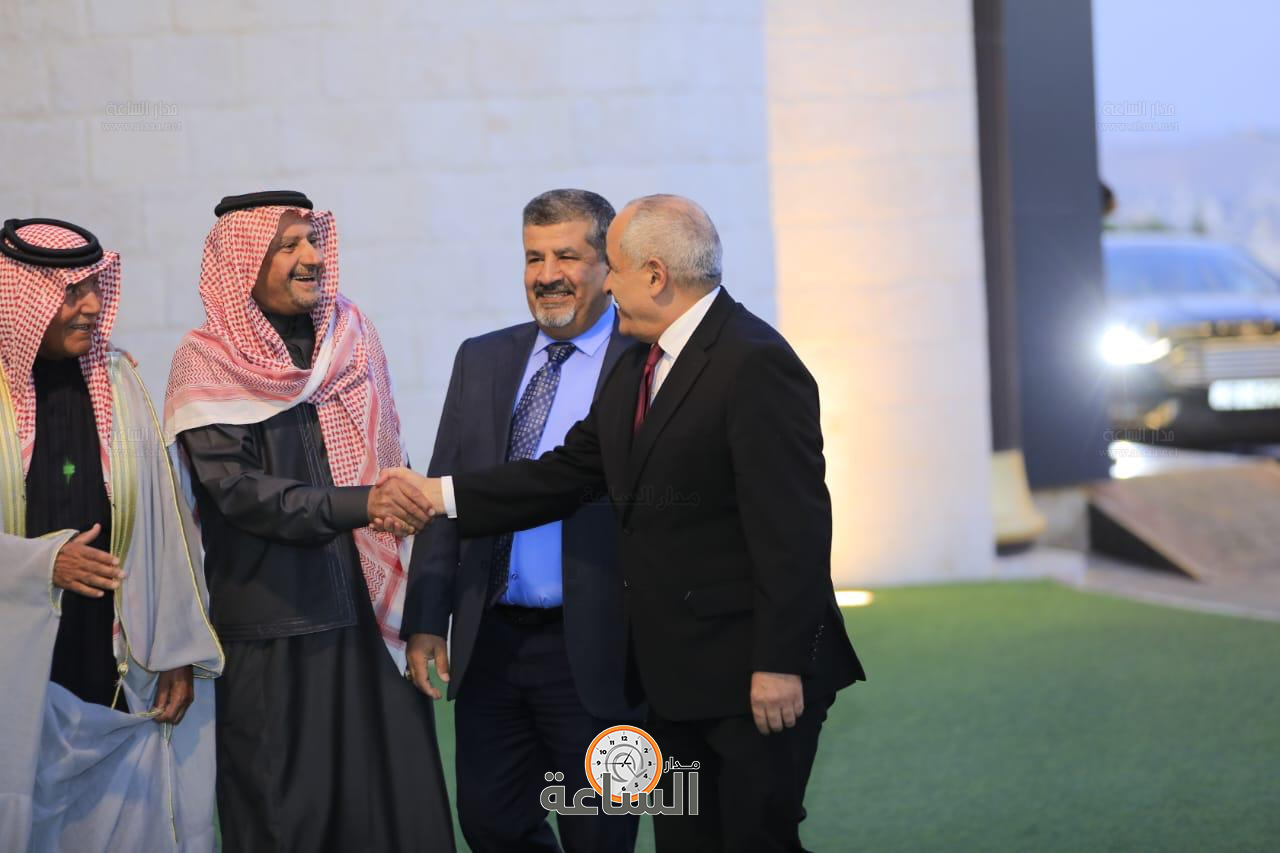 Madar Al-Saa Images 0.2752086428372259