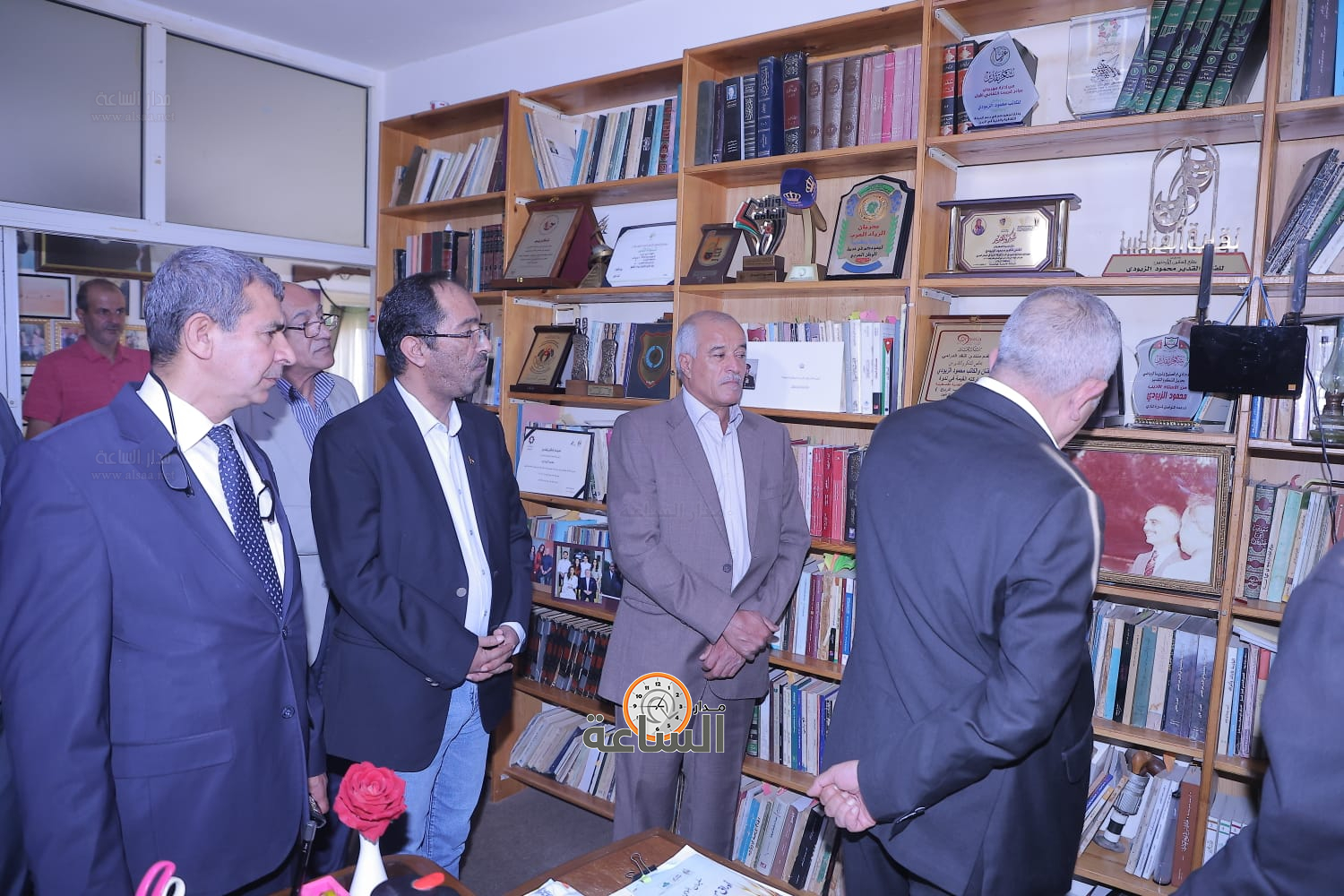 Madar Al-Saa Images 0.9140276316242446