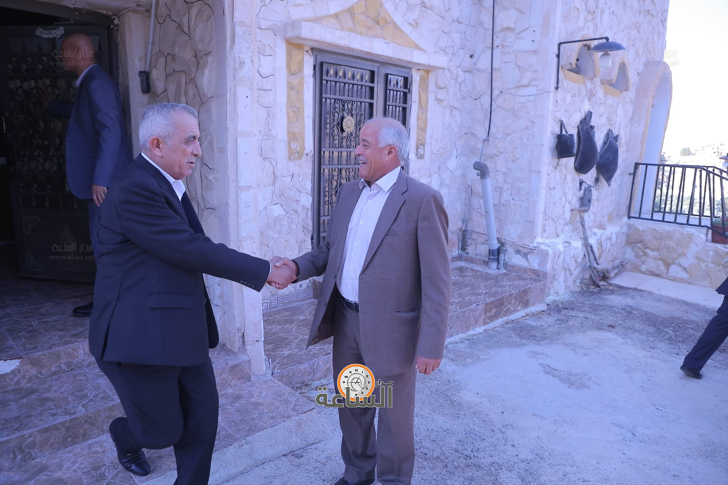 Madar Al-Saa Images 0.6907321085916536