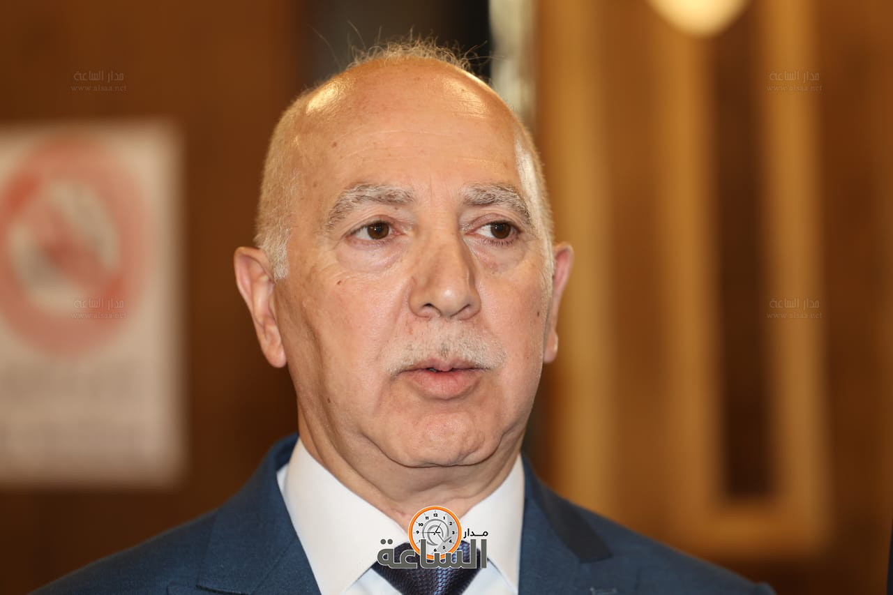 Madar Al-Saa Images 0.5252300614323168