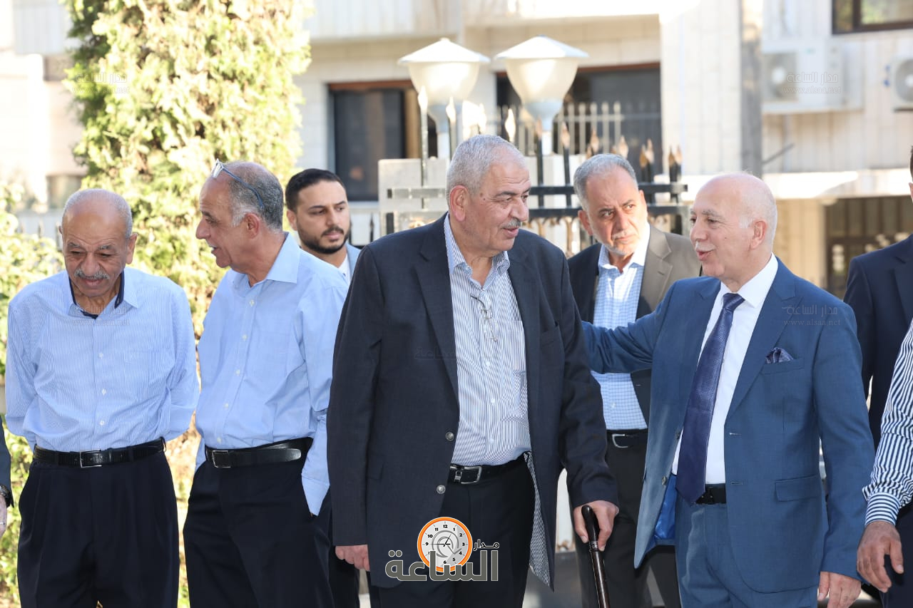 Madar Al-Saa Images 0.892394694137987