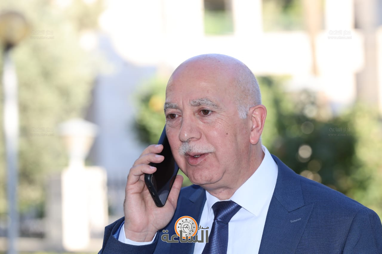 Madar Al-Saa Images 0.4641105724866077