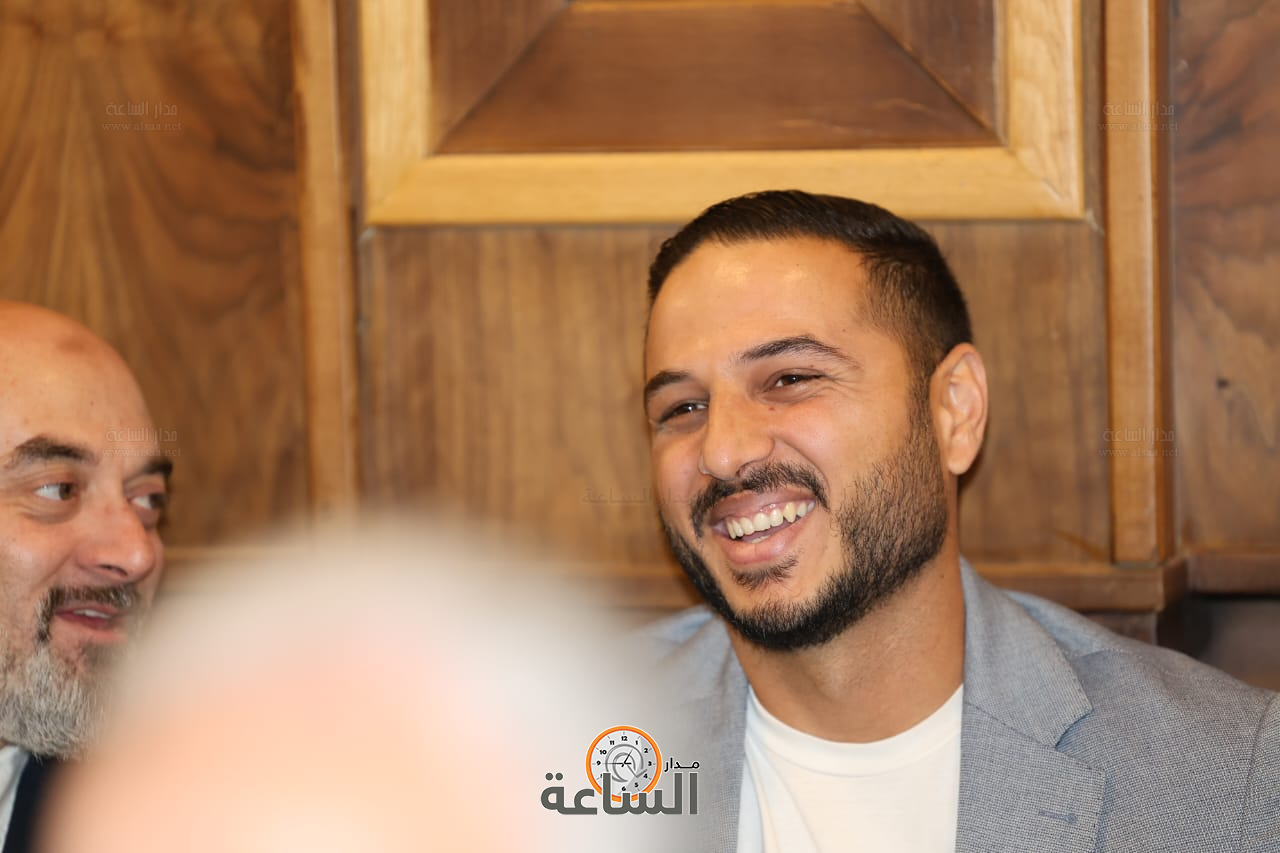 Madar Al-Saa Images 0.43415947823935763