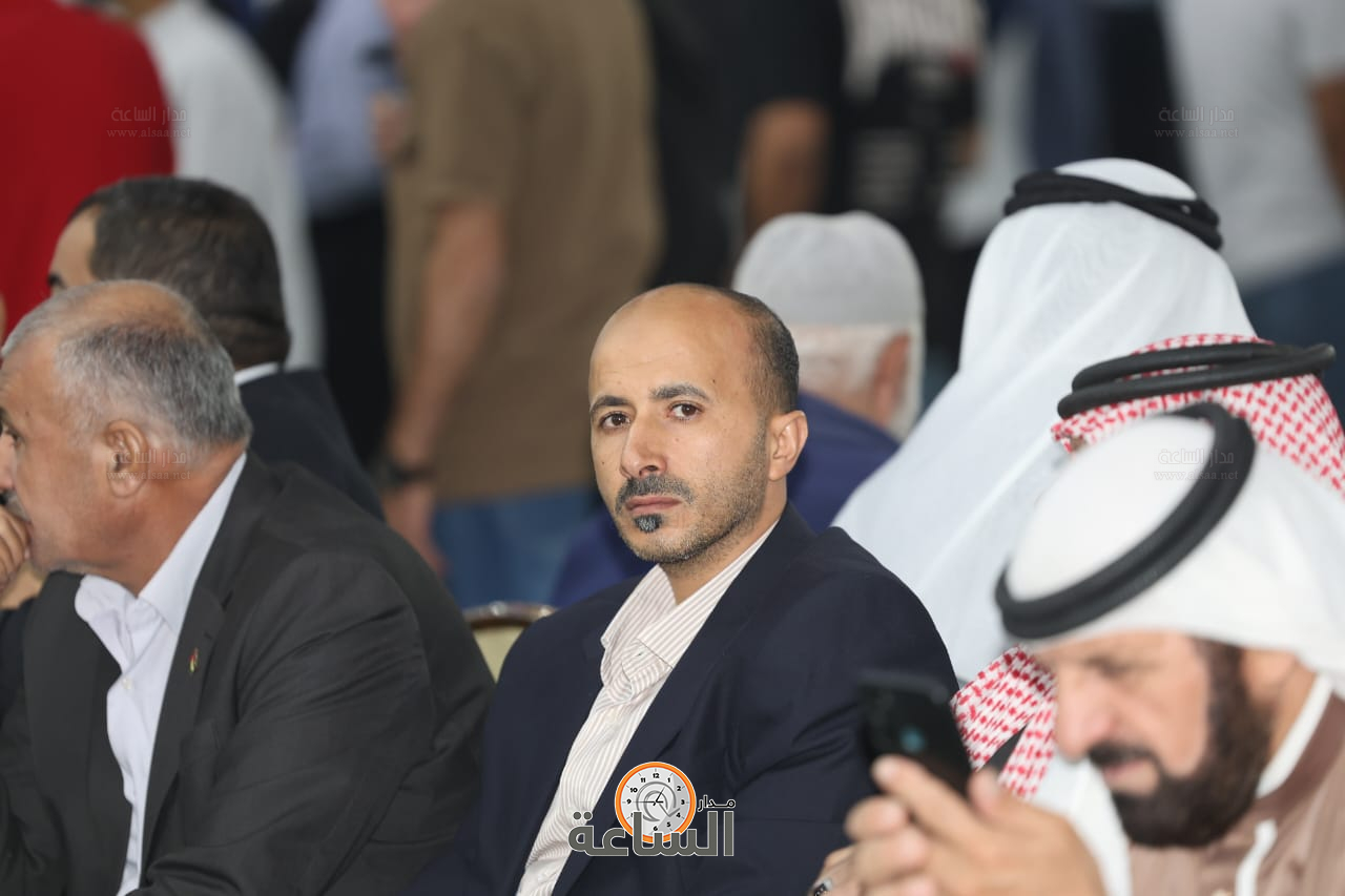 Madar Al-Saa Images 0.7950128776375399