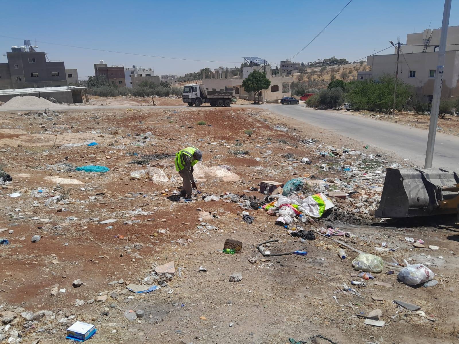 Madar Al-Saa Images 0.7044692110972299