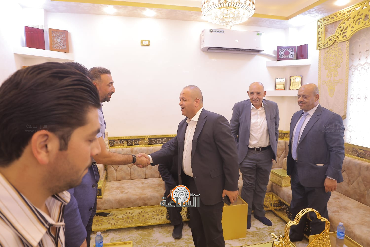 Madar Al-Saa Images 0.8559865721497592