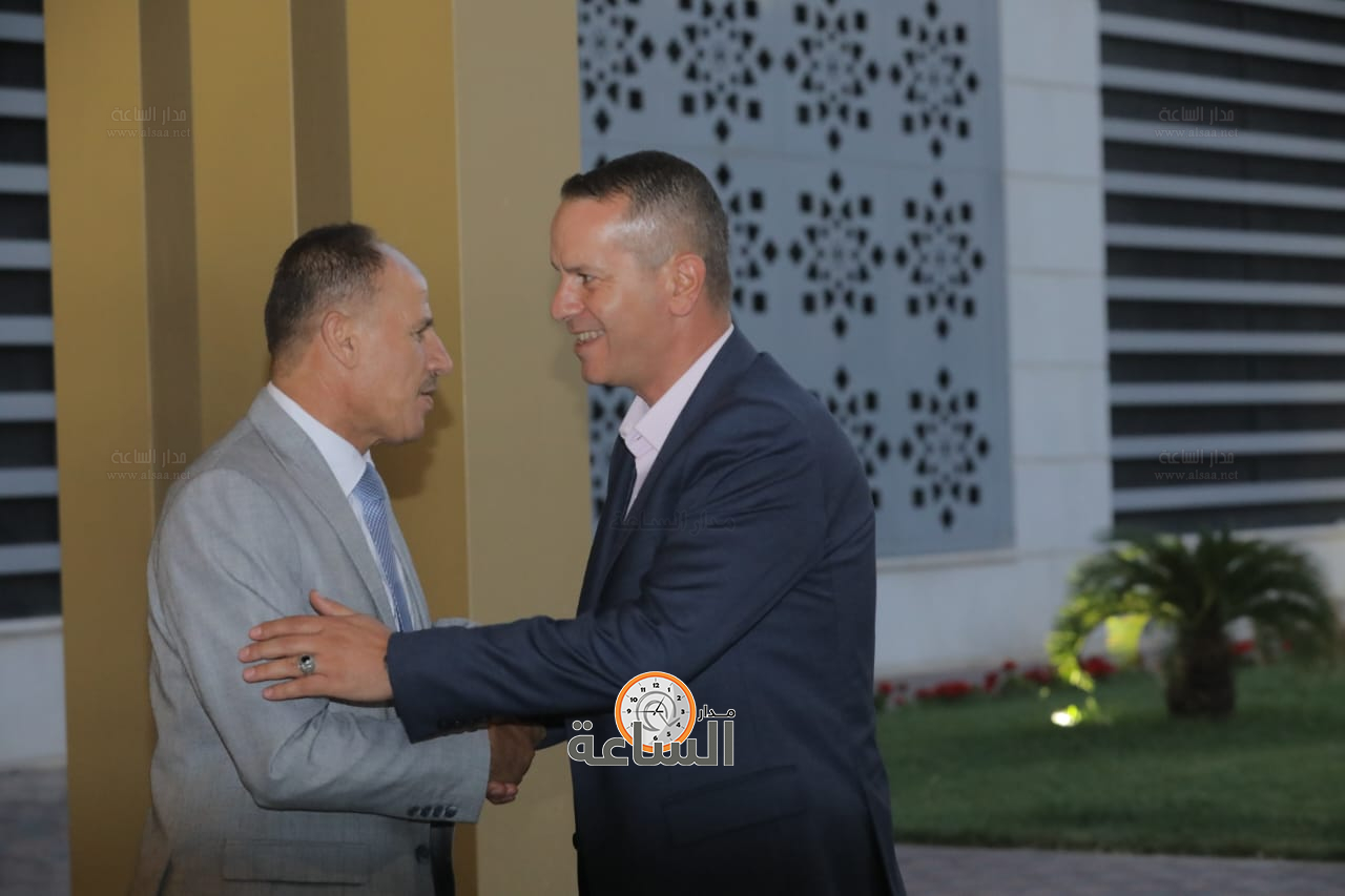 Madar Al-Saa Images 0.976999342724763