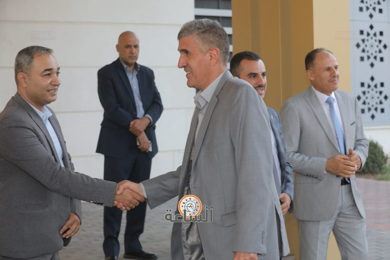 Madar Al-Saa Images 0.8453610387303429